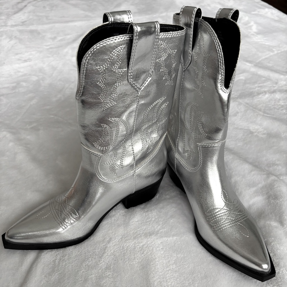 INDIGO RD Yoley Metallic Silver Mid-Calf Cowboy Boots--NEW--5.5